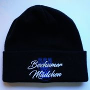 Schwarze Wollmütze mit eingesticktem Bochumer Mädchen Logo